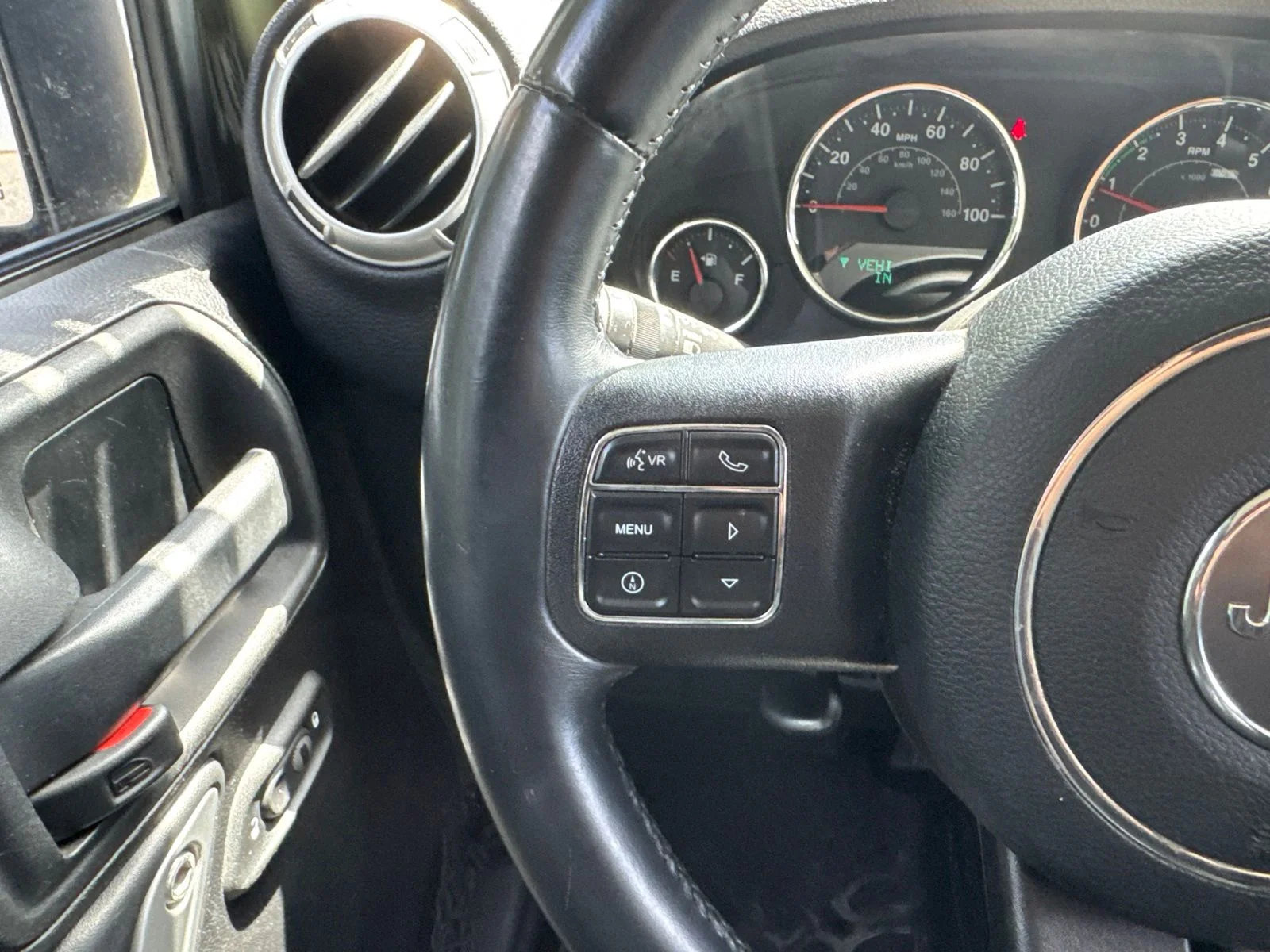 Used 2015 Green Jeep Unlimited Sahara image 16