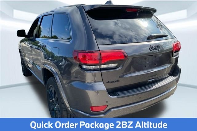Used 2019 Gray Jeep Altitude image 4