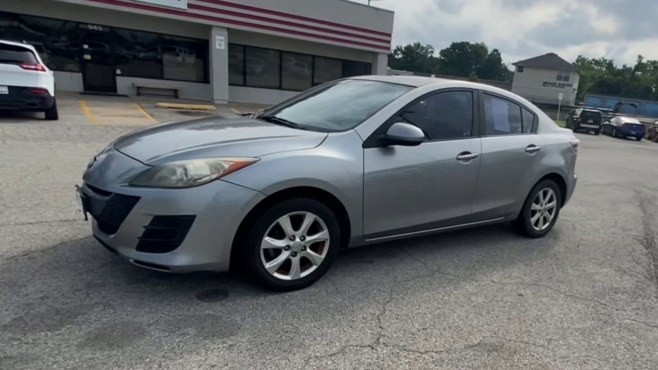 2010 Mazda Mazda3 Touring photo 3