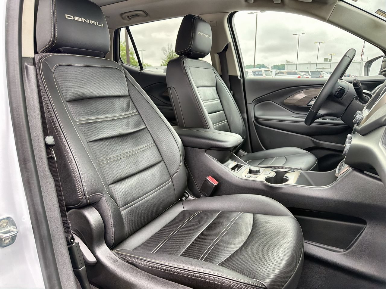 Used 2023 White Frost Tricoat GMC Denali image 23