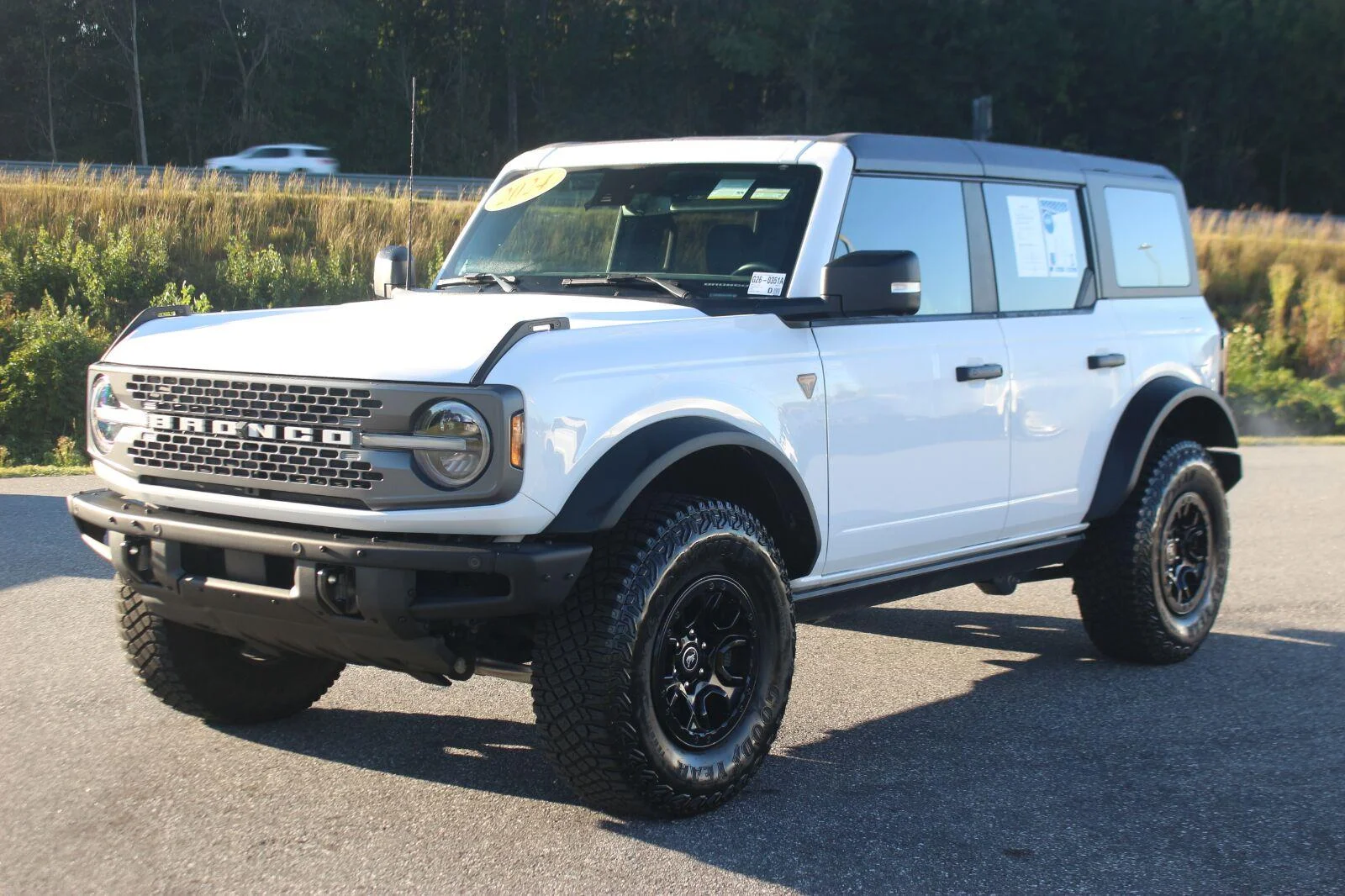 Used 2024 Oxford White Ford Badlands image 3