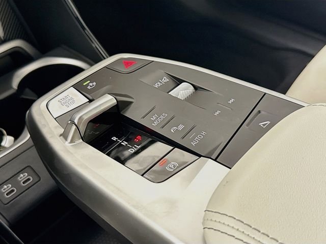 New 2026 Green Metallic BMW xDrive28i image 17