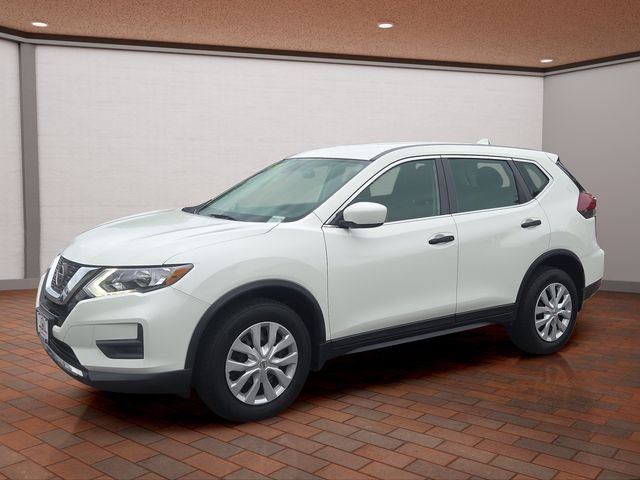 Used 2019 White Nissan S image 21