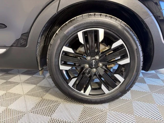 Used 2024 Black Kia SX image 48