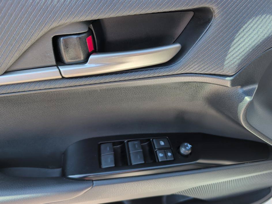 Used 2025 Ice Toyota SE image 17