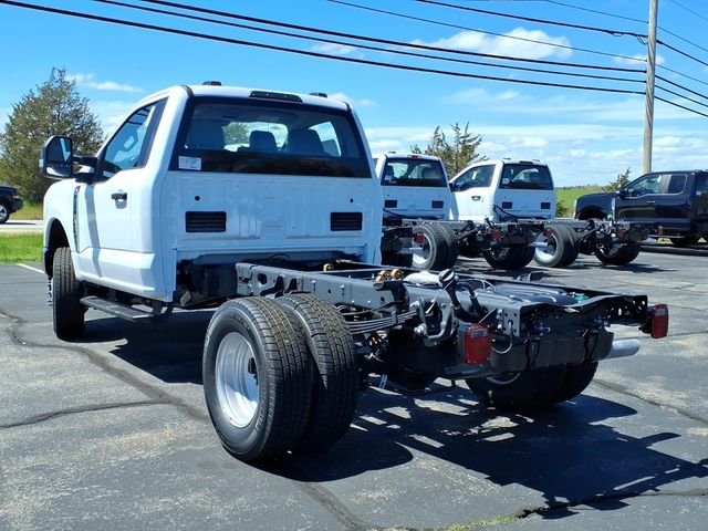 New 2026 Oxford White Ford F-350® XL image 4