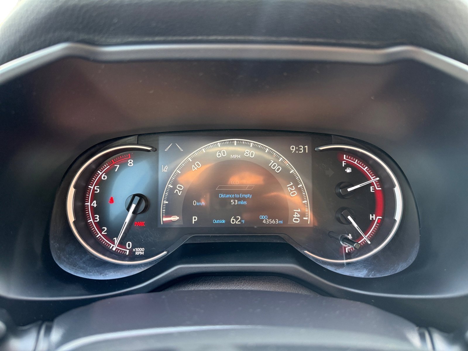 2024 Toyota RAV4 LE - Photo 11