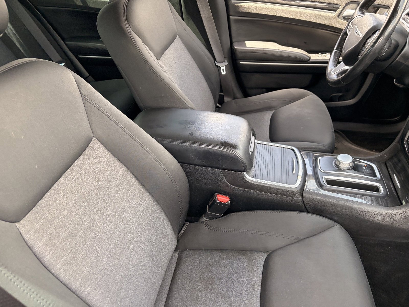 Used 2020 Granite Crystal Metallic Clearcoat Chrysler Touring image 4