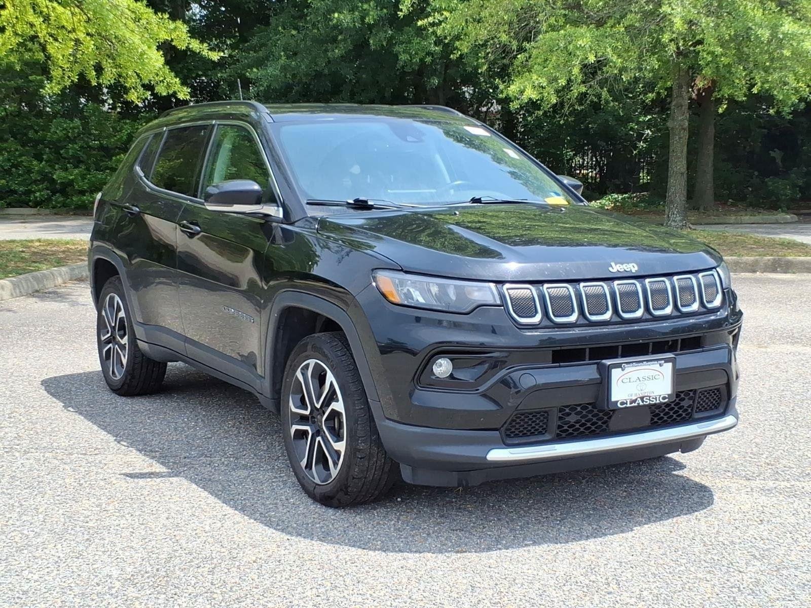 Used 2022 Diamond Black Crystal Pearlcoat Jeep Limited image 6