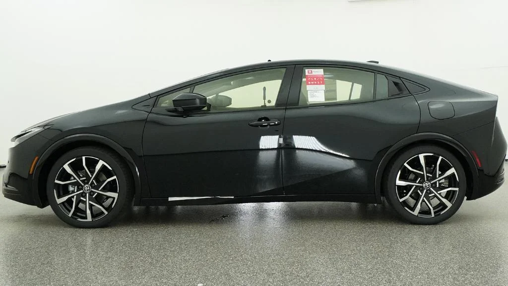 New 2026 Midnight Black Metallic Toyota XSE image 18