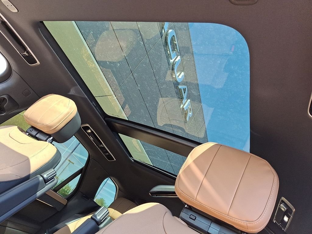 New 2026 Constellation Blue Ultra Metallic Gloss Land Rover Dynamic SE image 10