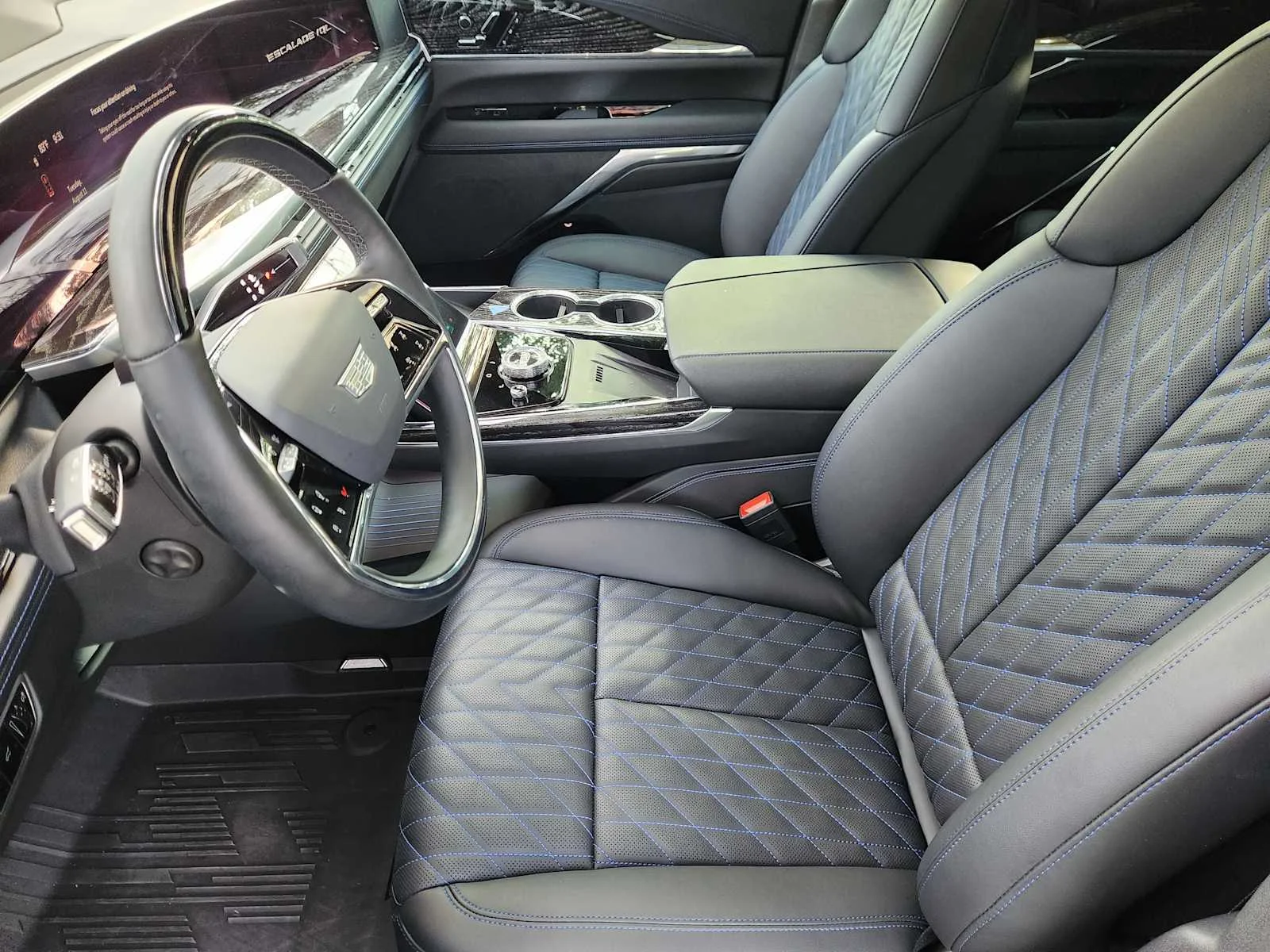 New 2026 Luna Metallic Cadillac Luxury image 8