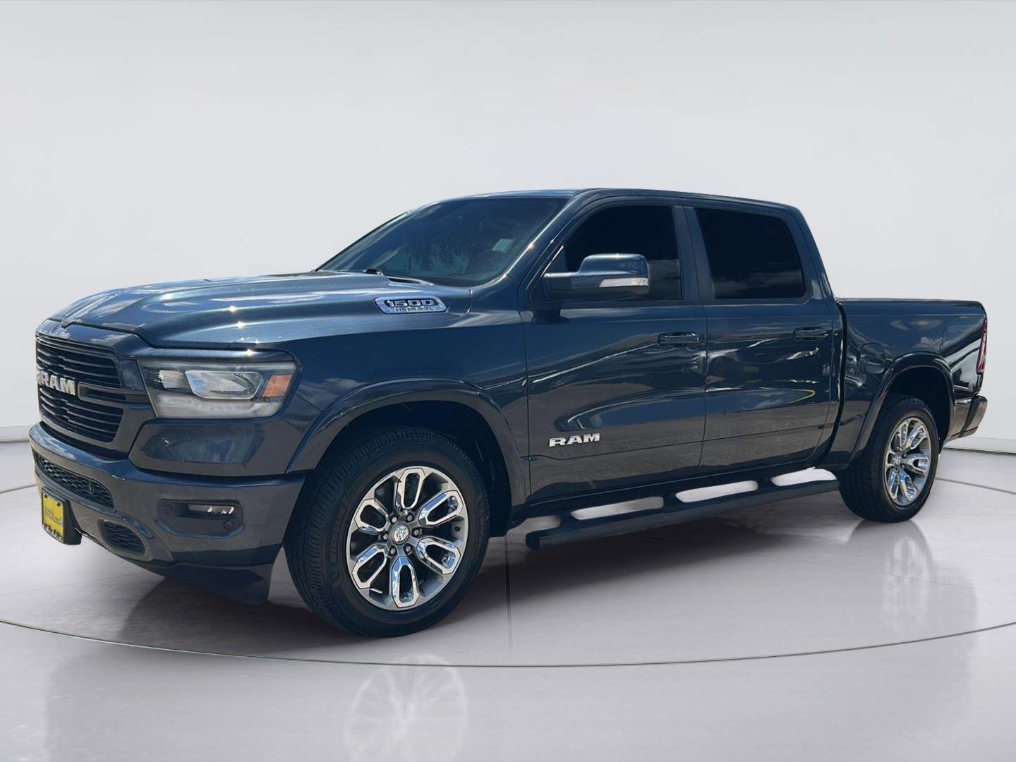 Used 2020 Diamond Black Crystal Pearlcoat Ram Laramie image 3