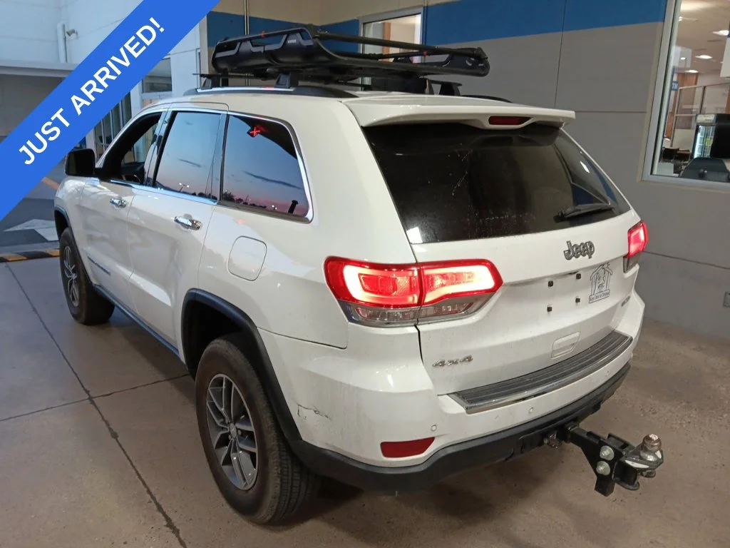 Used 2017 Bright White Clearcoat Jeep Limited image 4