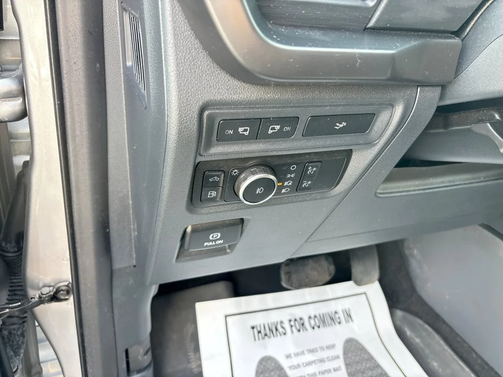 Certified Used 2024 Iconic Silver Metallic Ford XLT image 29