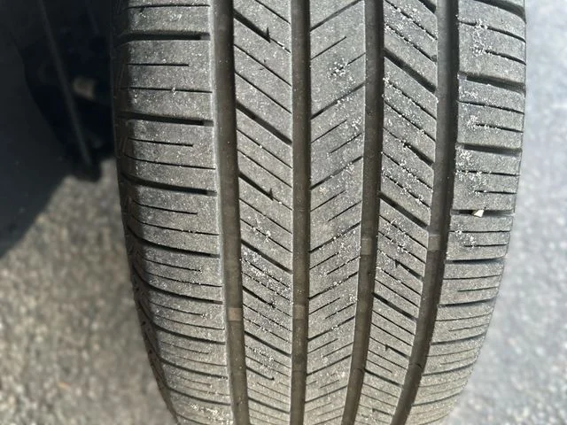 Used 2022 Gray Kia EX image 11