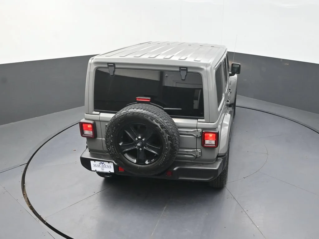 Used 2021 Gray Jeep Unlimited Sahara Altitude image 21
