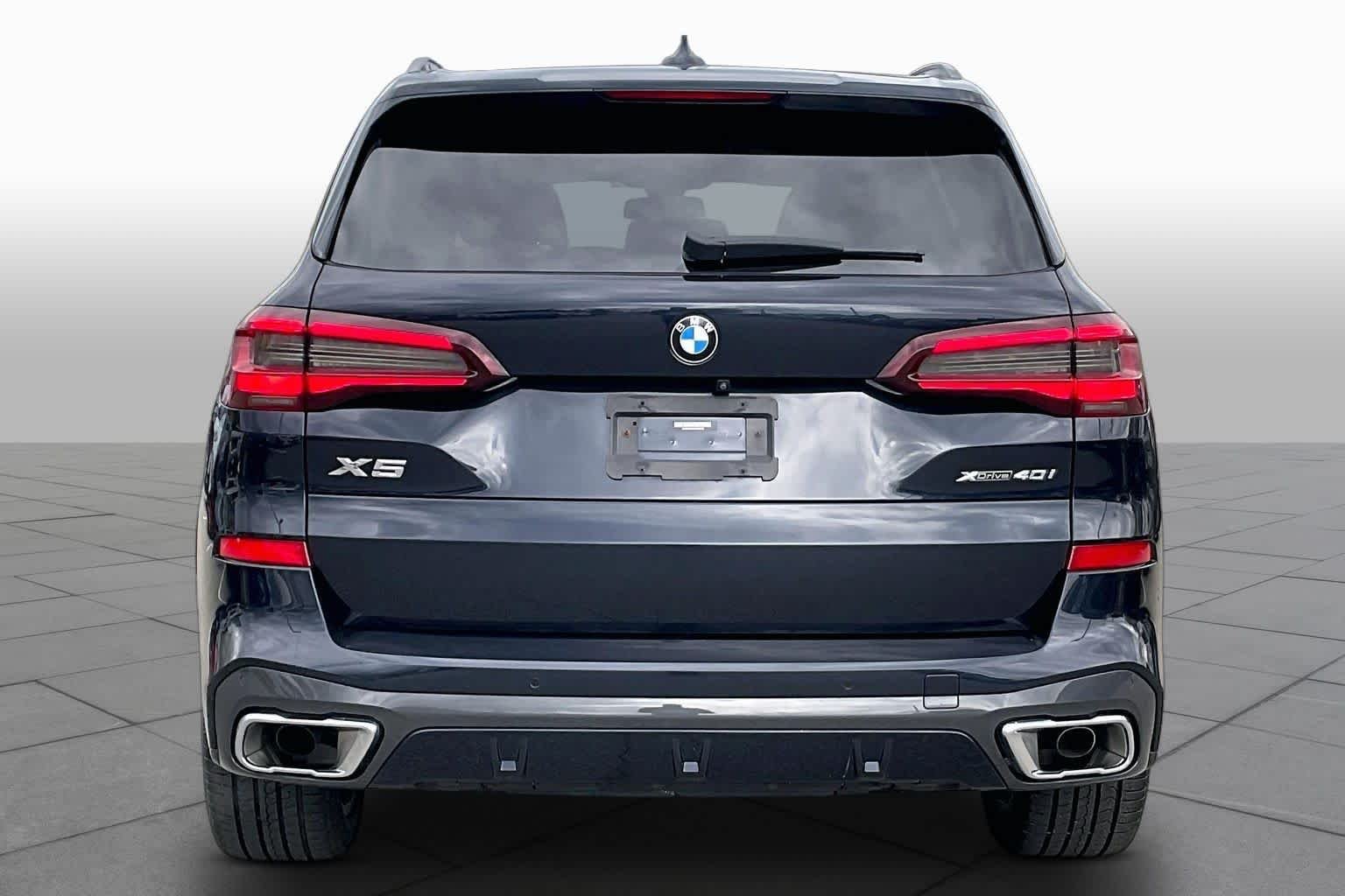 Used 2021 Carbon Black Metallic BMW xDrive40i image 4