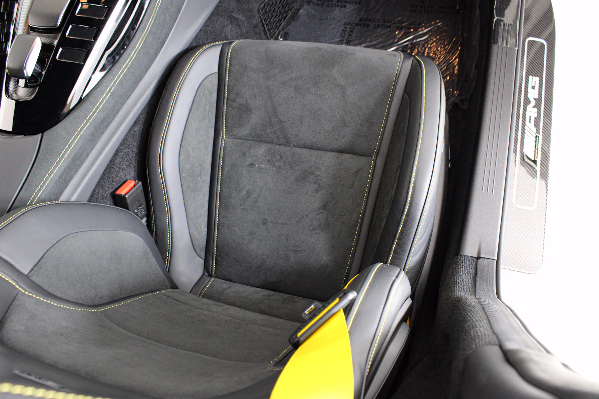 Used 2020 White Mercedes-Benz R PRO image 27