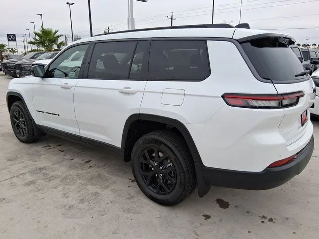 New 2026 Bright White Clear-Coat Exterior Paint Jeep Altitude image 5