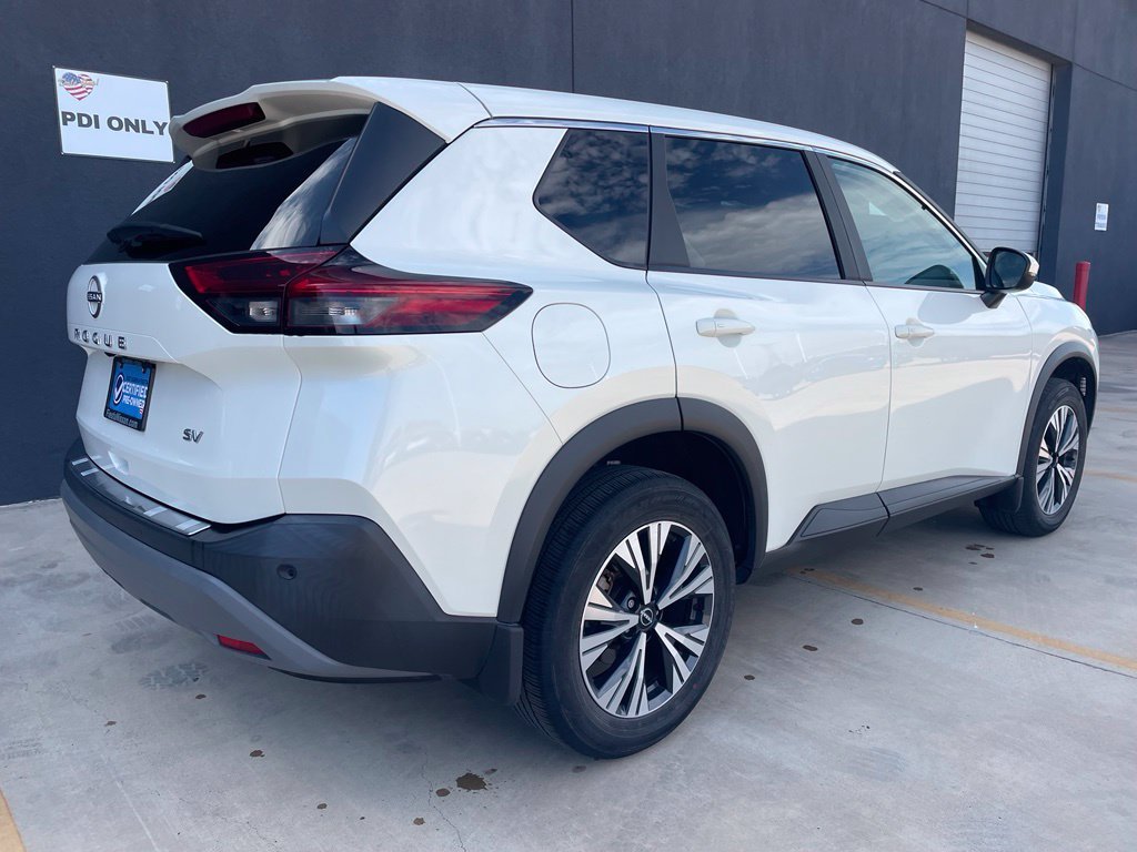 Used 2023 White Nissan SV image 3