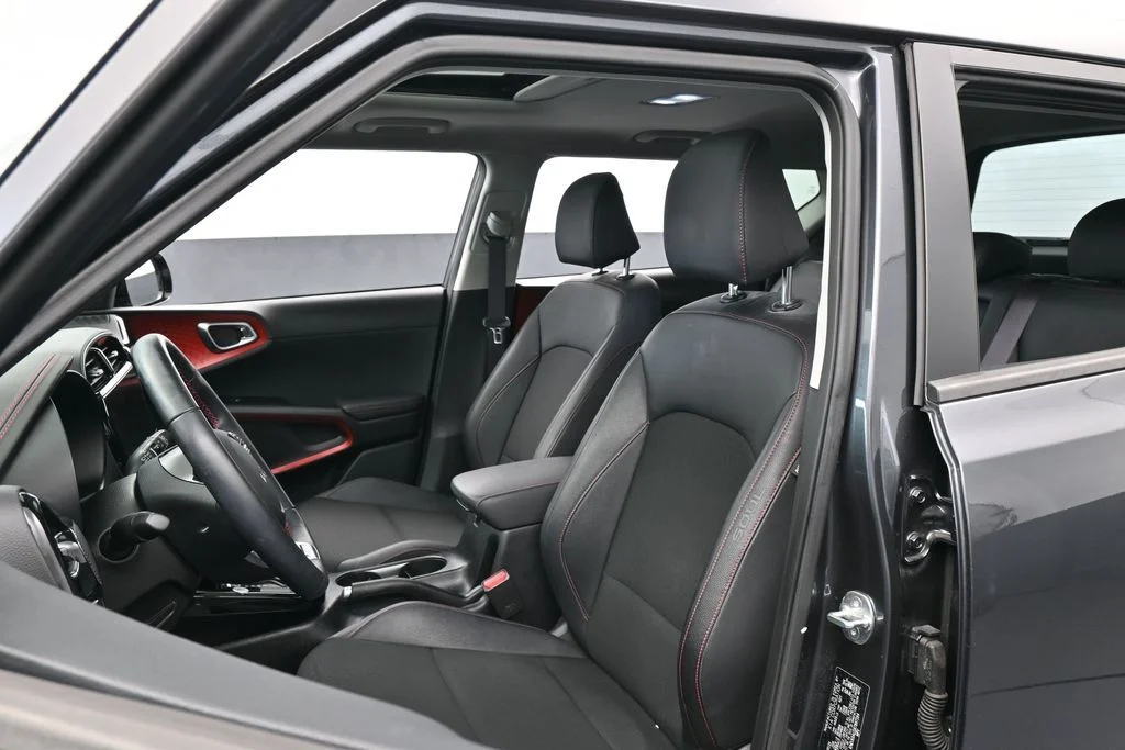 Used 2024 Gravity Gray Kia GT-Line image 9