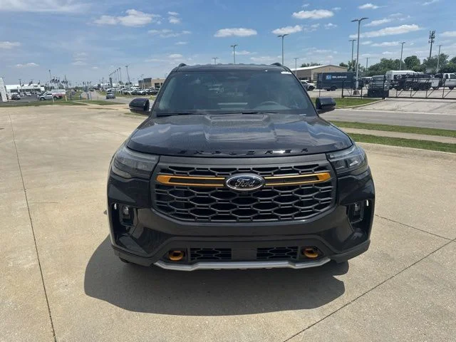 New 2026 Agate Black Metallic Ford Tremor® image 11