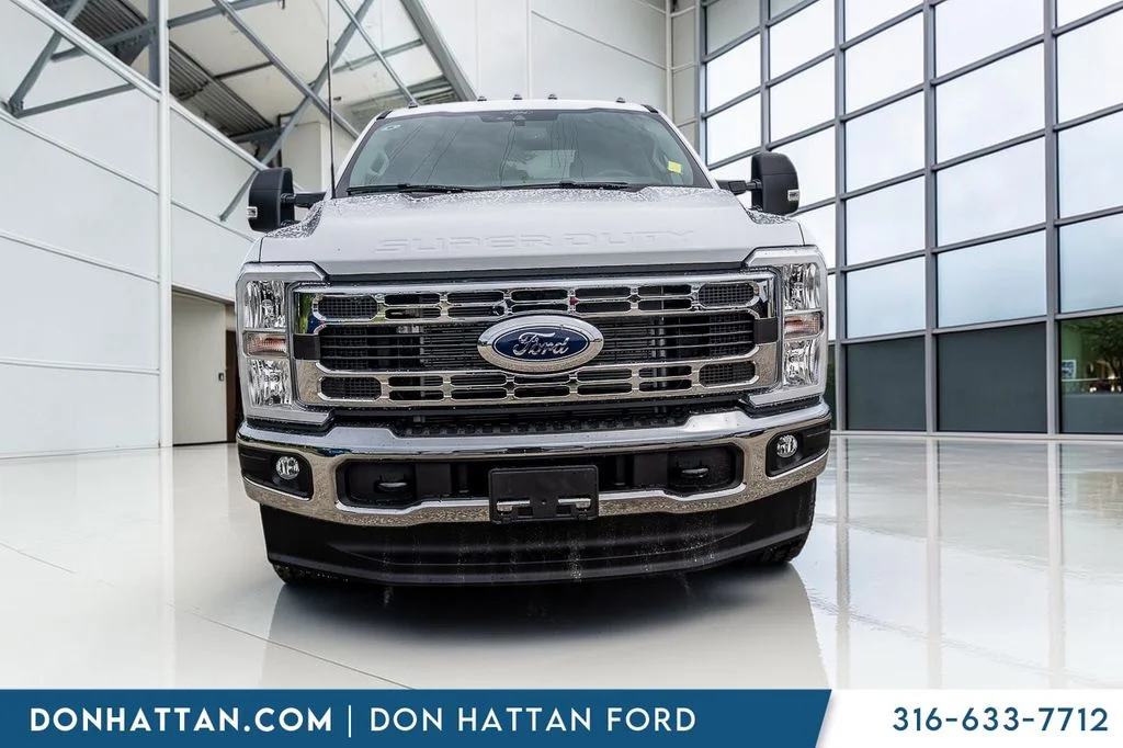 New 2026 Oxford White Ford F-350® XLT image 25