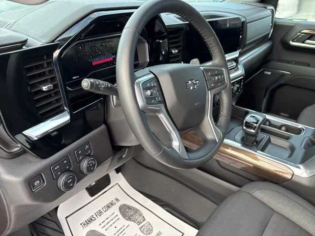 Used 2025 Red Chevrolet LT Trail Boss image 28