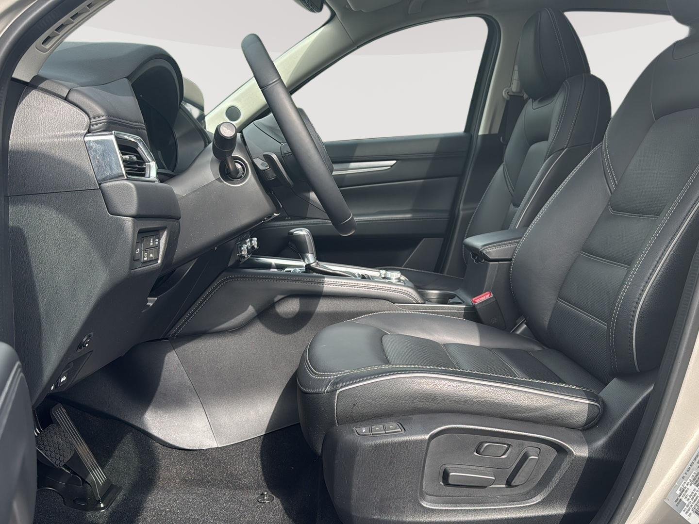 Used 2025 Platinum Quartz Metallic Mazda 2.5 S Premium Plus Package image 9
