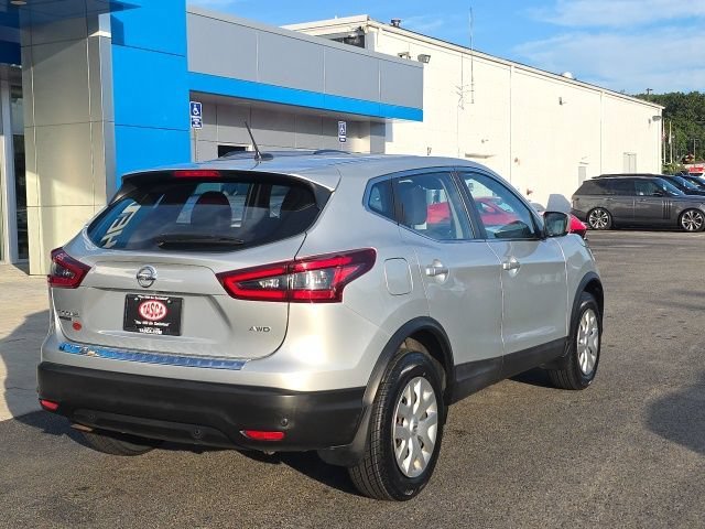 Used 2020 Brilliant Silver Metallic Nissan S image 7