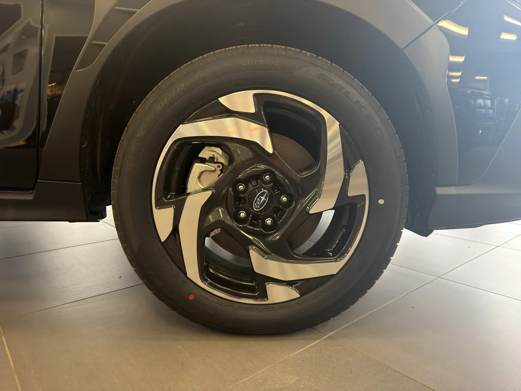 New 2026 CRYSTAL BLACK SILICA Subaru Limited Hybrid image 9