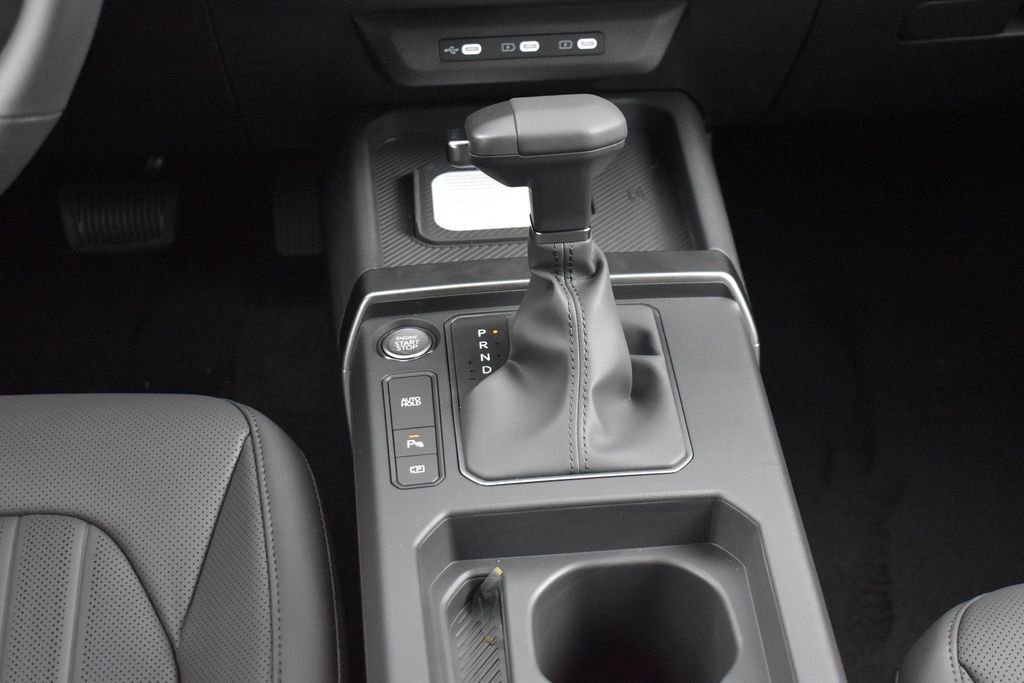 New 2027 Pale Gray Kia X-Line S image 16