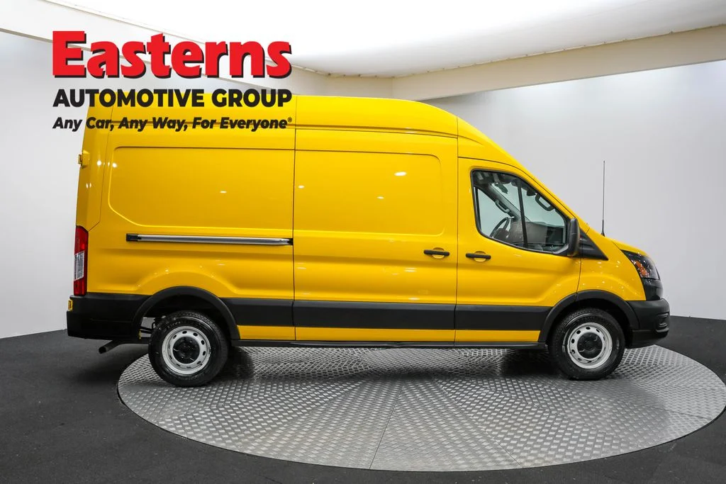 Used 2021 Yellow Ford Base image 4