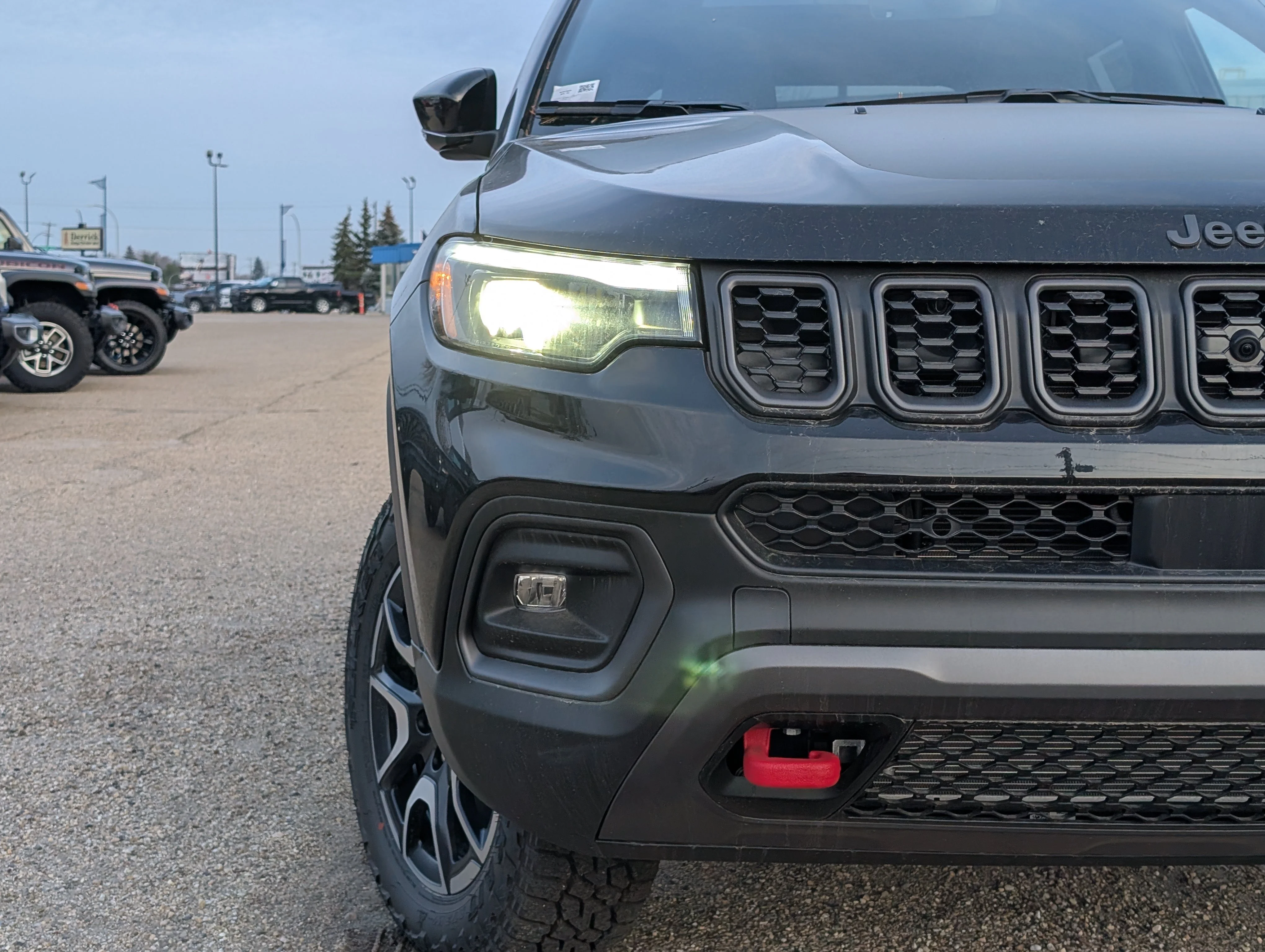 New 2025 Diamond Black Crystal Pearl Jeep Trailhawk Elite image 11