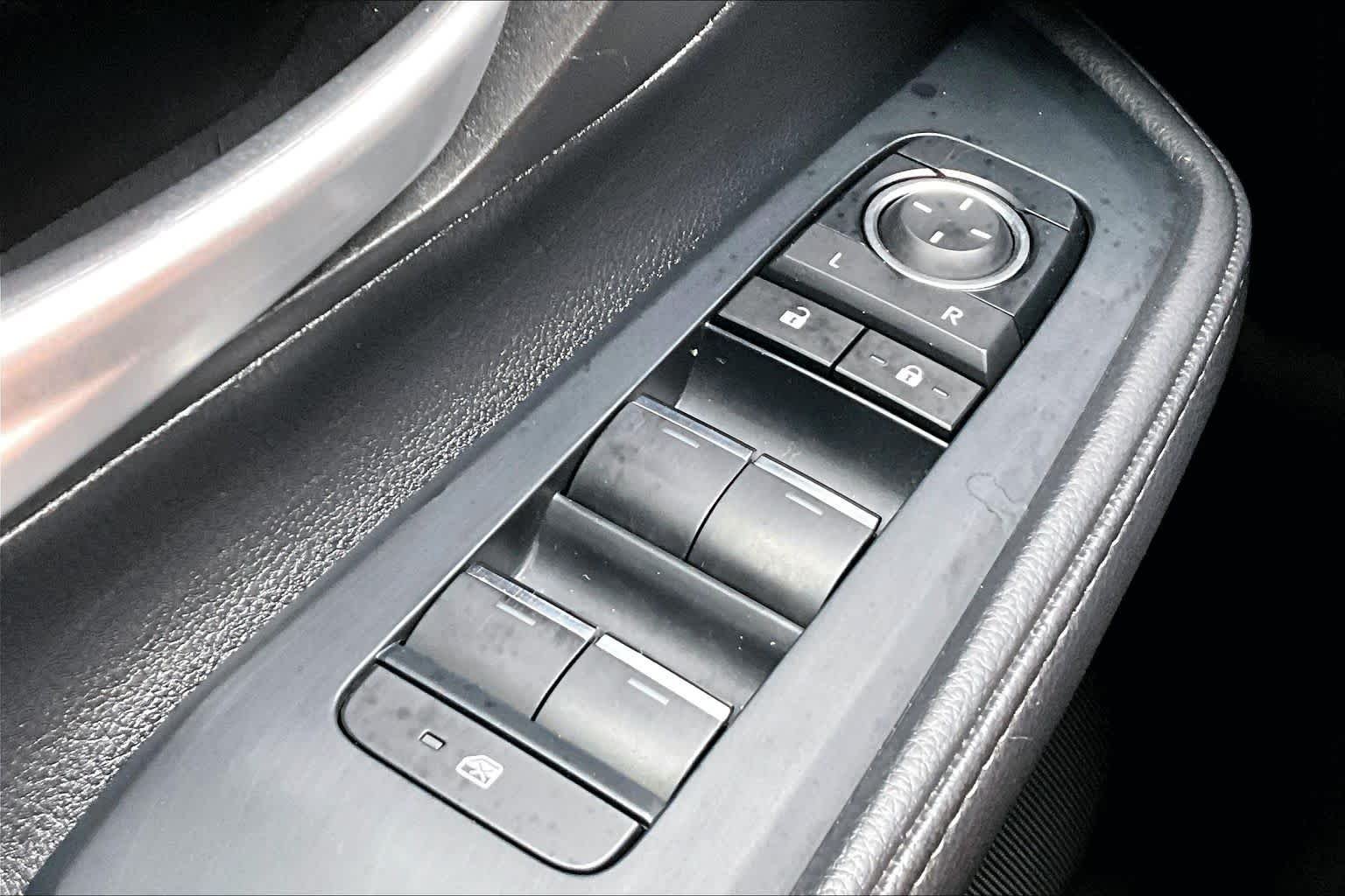 Used 2024 Midnight Black Metallic Toyota XLE image 33
