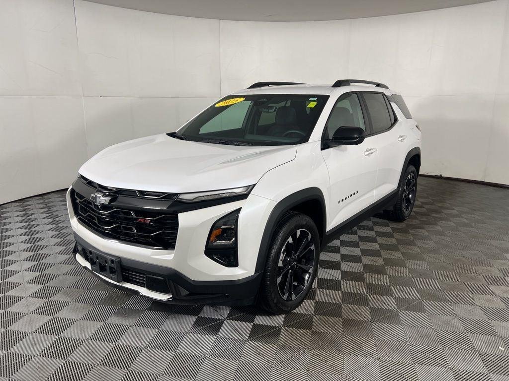 Used 2025 Pearl Chevrolet RS image 16