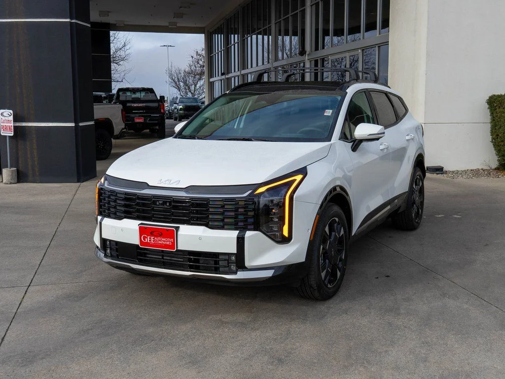New 2026 Snow White Pearl Kia SX Prestige image 3