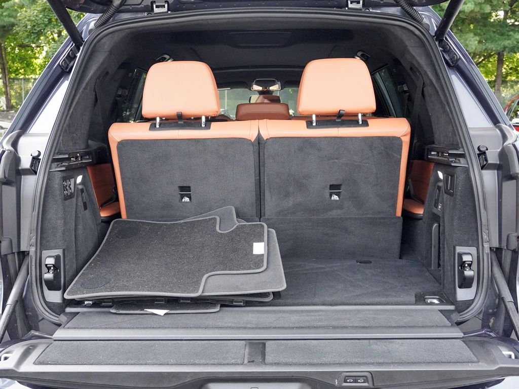 Used 2022 Gray BMW xDrive40i image 23