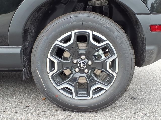New 2026 Shadow Black Ford Outer Banks® image 6