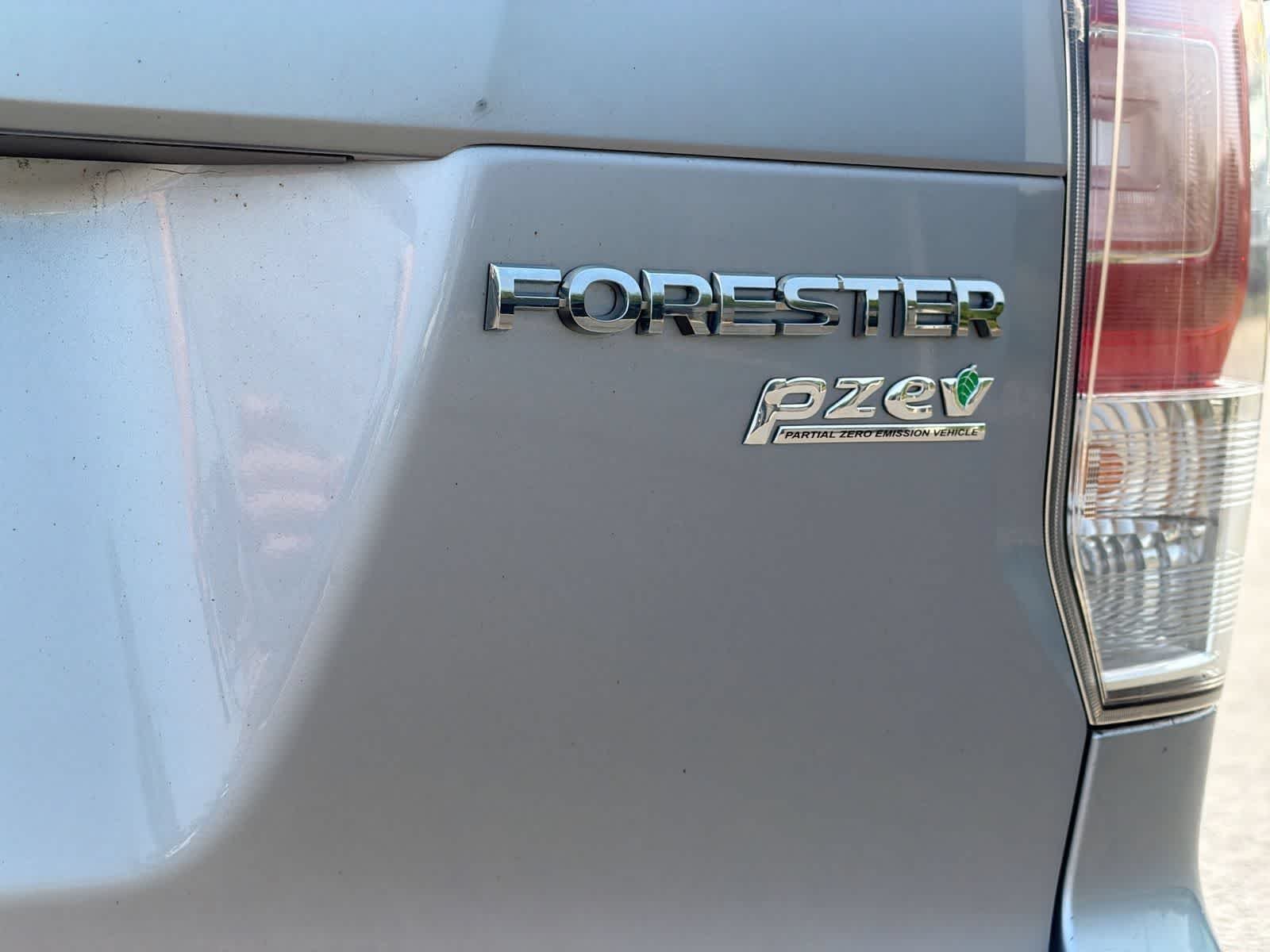 Used 2017 Ice Silver Metallic Subaru Premium image 13