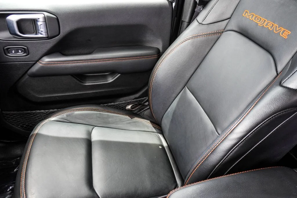 Used 2022 Black Jeep Mojave image 25