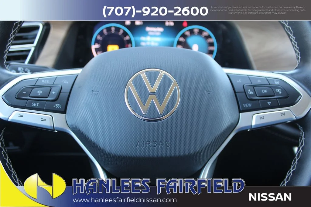 Used 2025  Volkswagen 2.0T SE w/Technology image 28