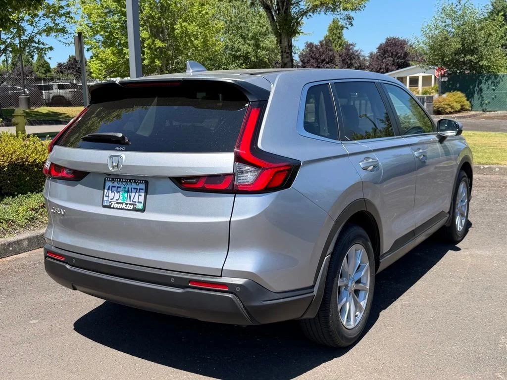 Used 2023 Lunar Silver Metallic Honda EX-L image 7