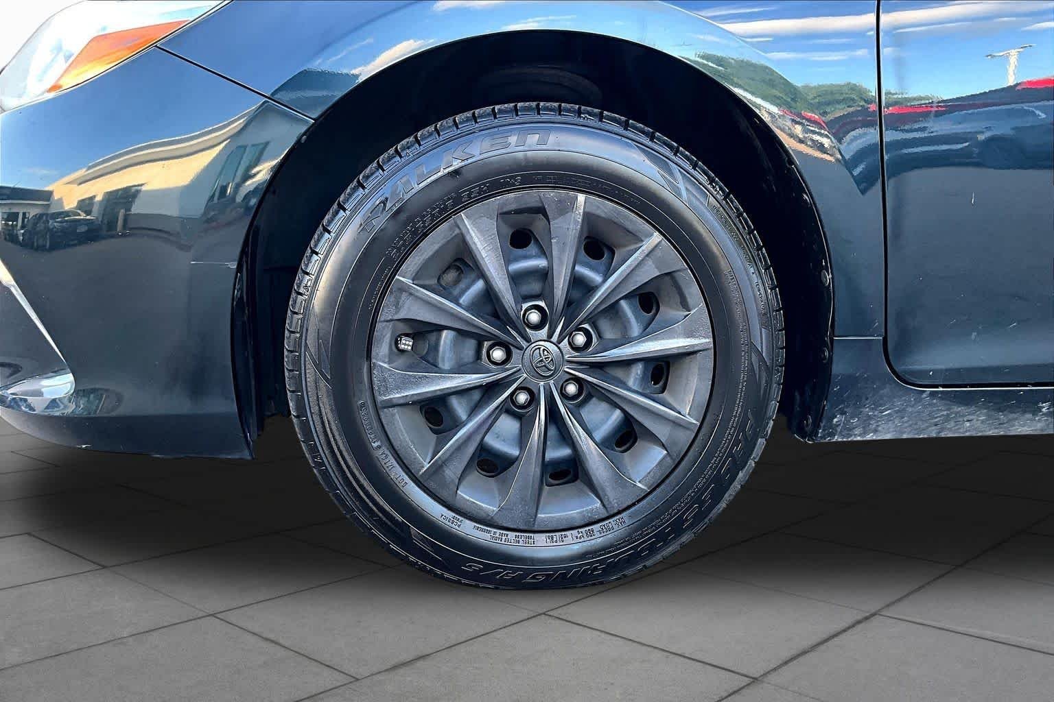 Used 2016 Cosmic Gray Mica Toyota LE image 11