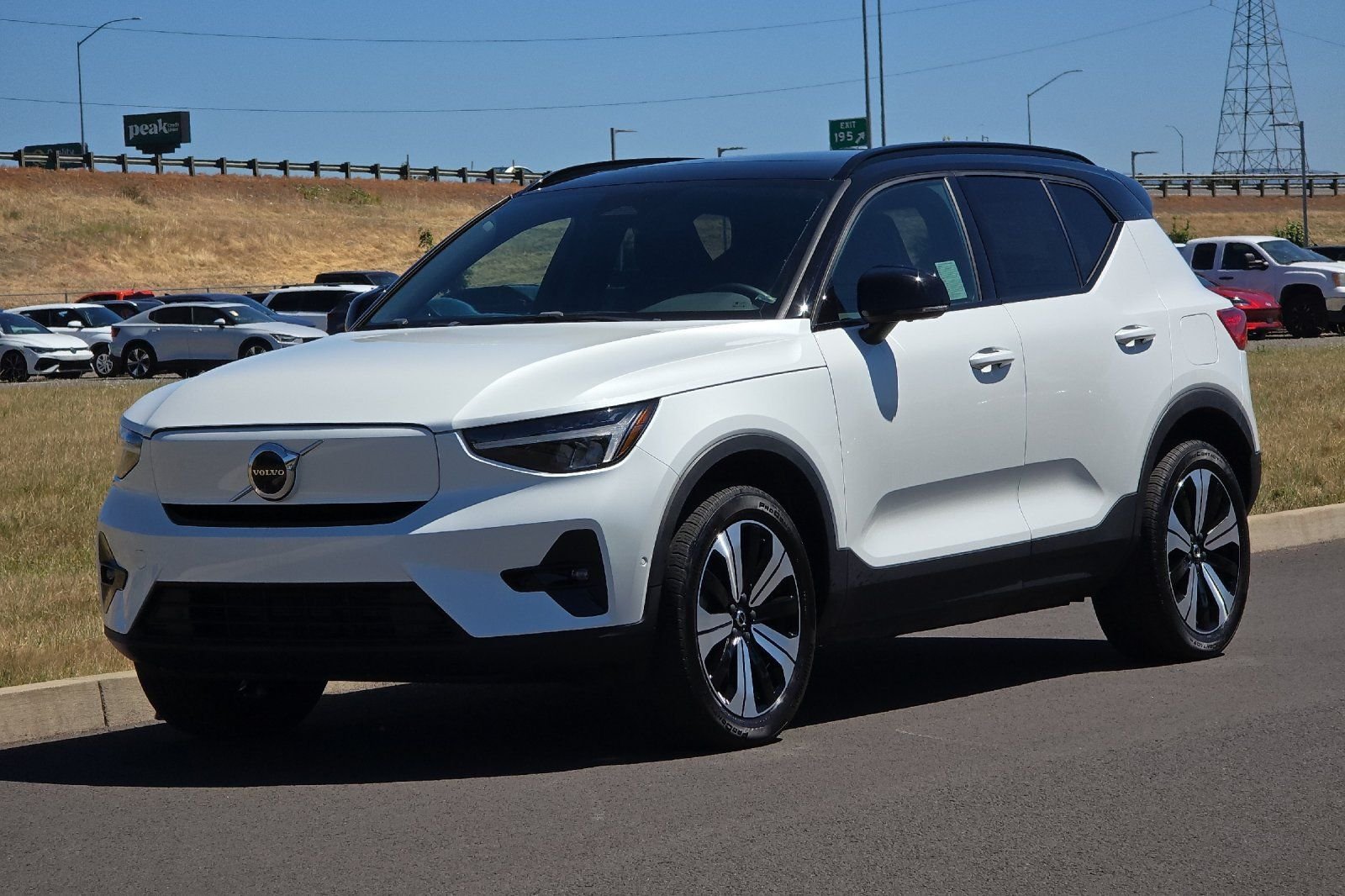 Used 2023 White Volvo Twin Plus image 7