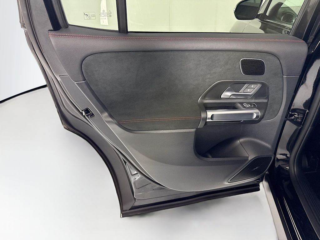 Used 2025 Night Black Mercedes-Benz GLB 250 image 26
