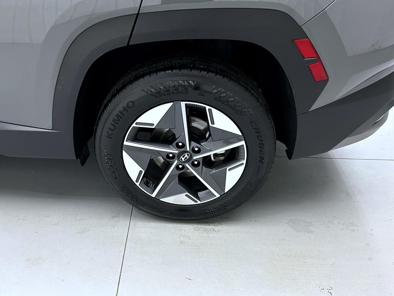 Used 2025 Gray Hyundai SEL image 21