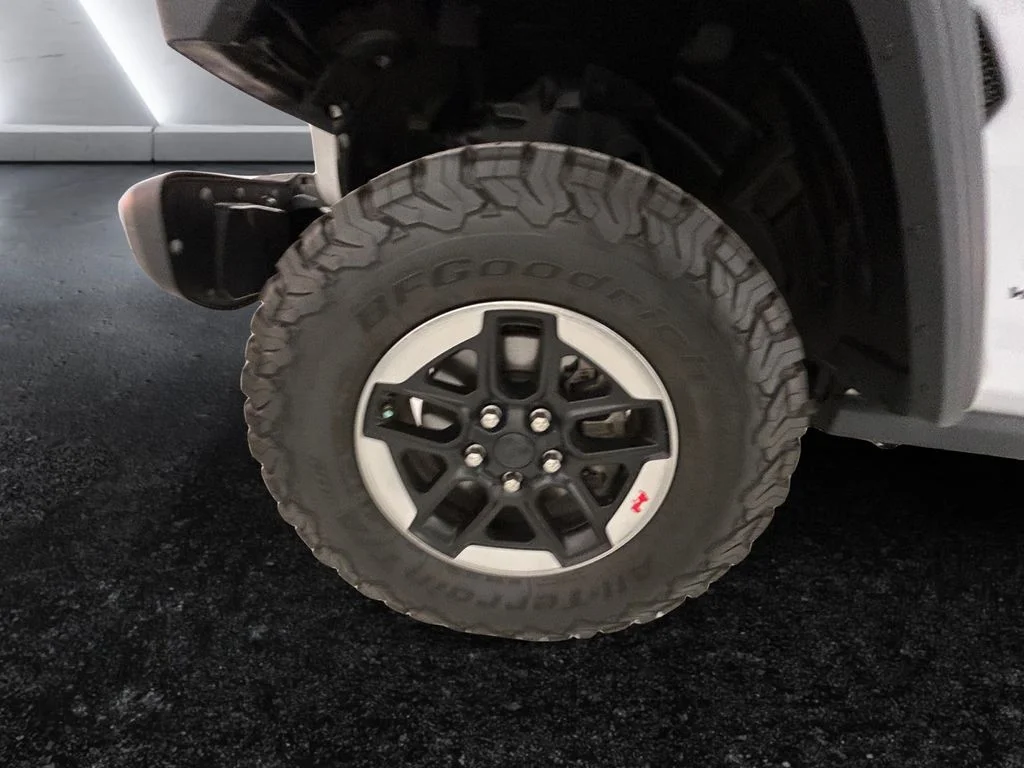 Used 2018 White Jeep Unlimited Rubicon image 27