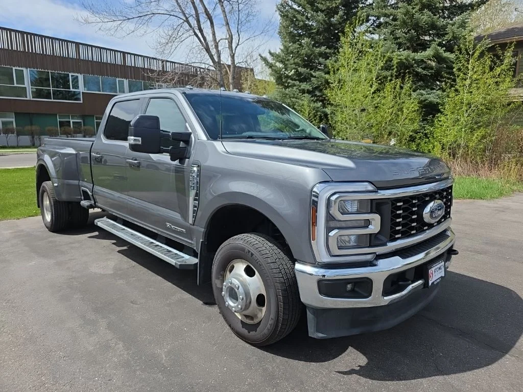 Used 2024 Gray Ford Lariat image 3